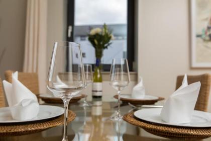 Royal Mile 2 Bedroom Apartment - image 14