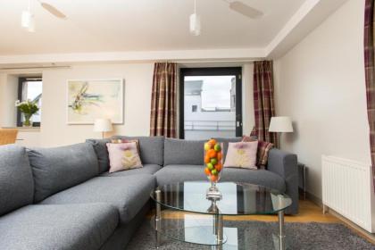 Royal Mile 2 Bedroom Apartment - image 20