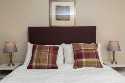 Royal Mile 2 Bedroom Apartment - image 6