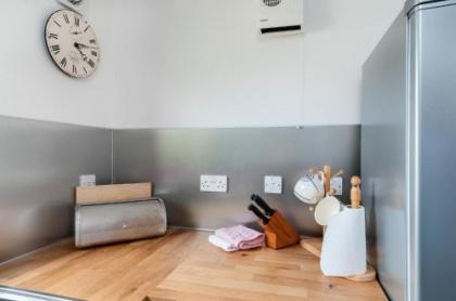 Polwarth Apartment - image 10