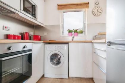 Polwarth Apartment - image 8