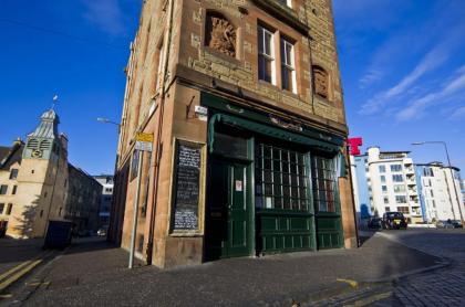 Executive Open Plan Apartment Leith - image 19