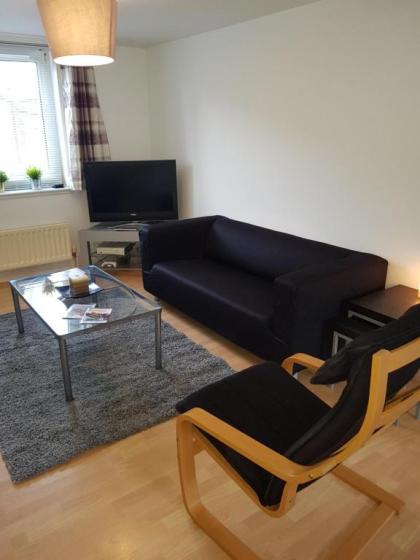Executive Open Plan Apartment Leith - image 6