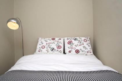 Central New Town Flat 10 mins from Princes Street Sleeps 2 - image 10
