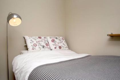 Central New Town Flat 10 mins from Princes Street Sleeps 2 - image 2