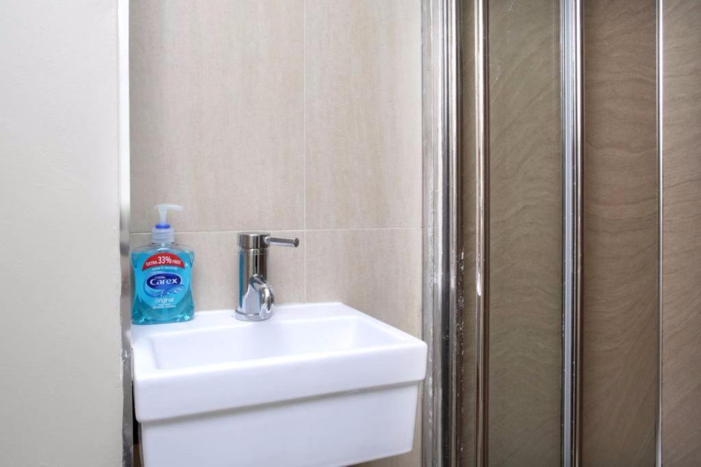 Central New Town Flat 10 mins from Princes Street Sleeps 2 - image 5