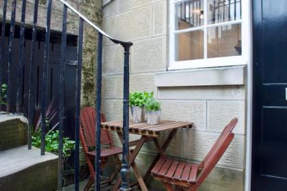 Central New Town Flat 10 mins from Princes Street Sleeps 2 - image 9