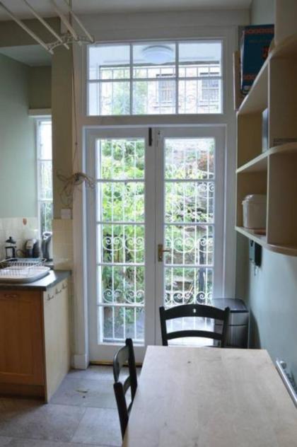 Traditional Georgian Flat in New Town - image 13