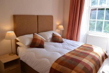 Traditional Georgian Flat in New Town - image 16