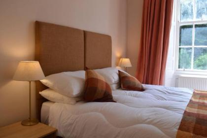 Traditional Georgian Flat in New Town - image 5