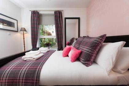 2 Bedroom Flat in Holyrood Area Accommodates 6 - image 14
