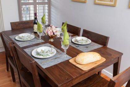 2 Bedroom Flat in Holyrood Area Accommodates 6 - image 15