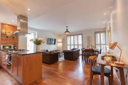 2 Bedroom Flat in Holyrood Area Accommodates 6 - image 16