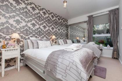 2 Bedroom Flat in Holyrood Area Accommodates 6 - image 5