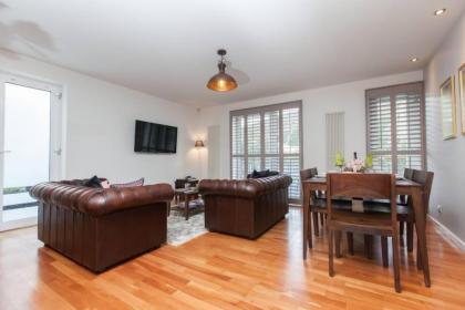2 Bedroom Flat in Holyrood Area Accommodates 6 - image 7