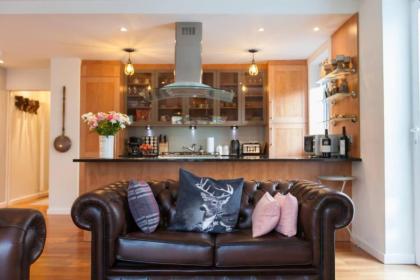 2 Bedroom Flat in Holyrood Area Accommodates 6 - image 9