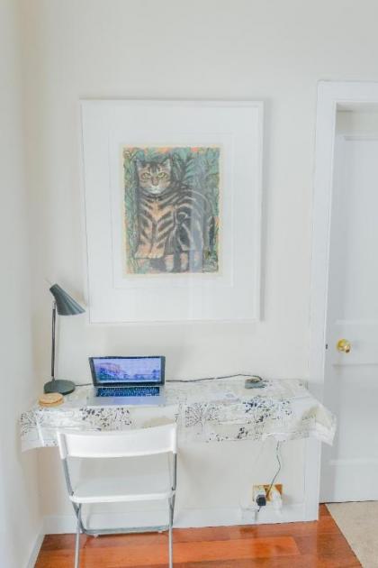 Sophisticated Edinburgh Apartment in City Centre - image 11