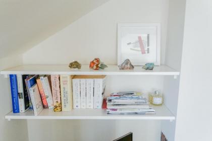 Sophisticated Edinburgh Apartment in City Centre - image 15