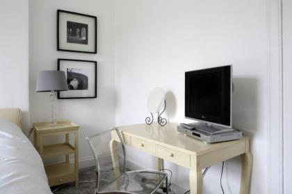 2 Bedroom Bruntsfield Apartment Sleeps 4 - image 11