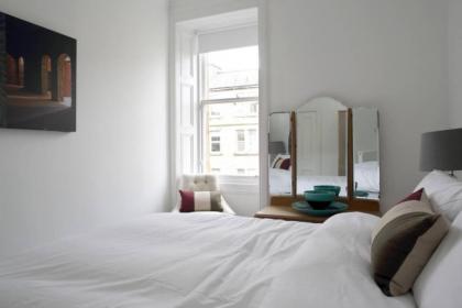 2 Bedroom Bruntsfield Apartment Sleeps 4 - image 16