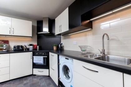 Blackfriars Residence - Beautiful Home - image 6