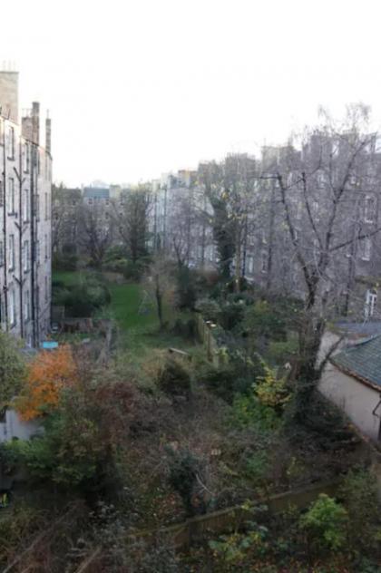 Traditional Apartment oer the Meadows - image 2