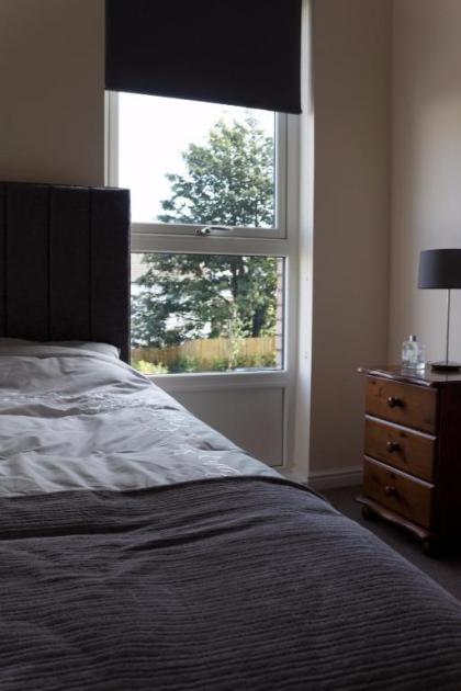 Modern Apartment with Balcony Sleeps 3 - image 10