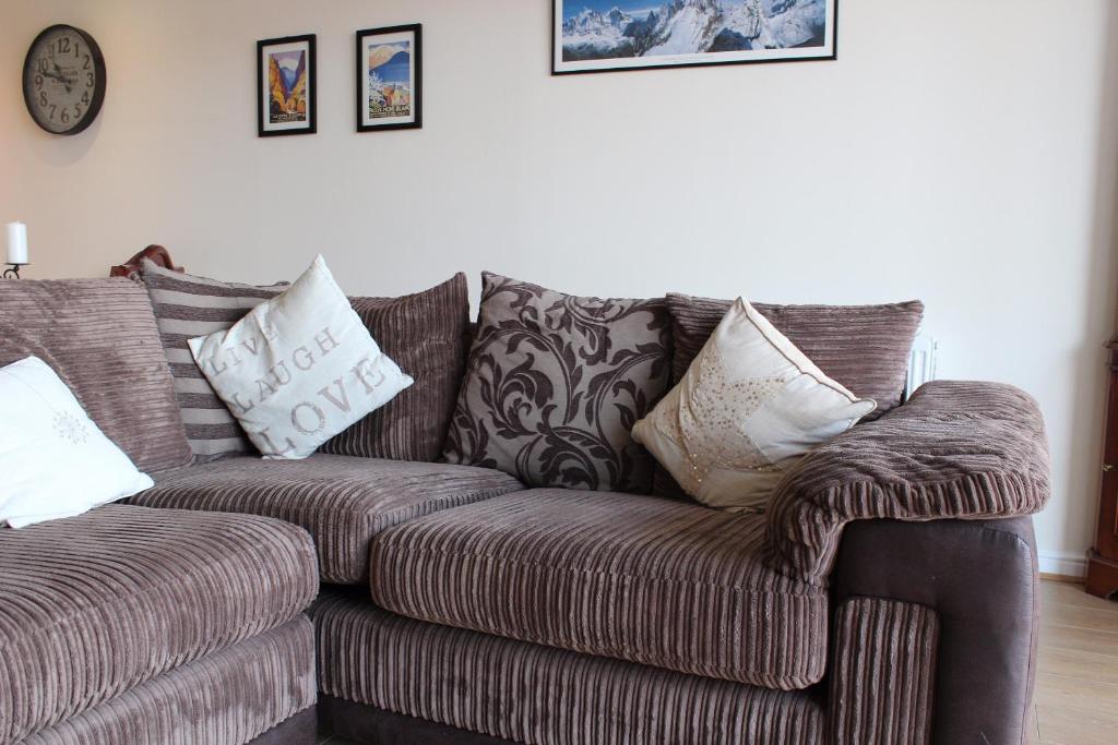Modern Apartment with Balcony Sleeps 3 - image 5