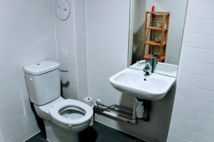 Penthouse in Edinburgh Sculpture Workshop Sleeps 2 - image 11