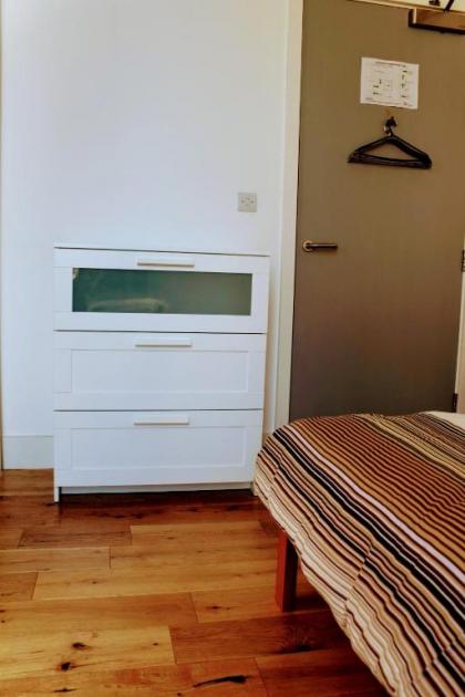 Penthouse in Edinburgh Sculpture Workshop Sleeps 2 - image 14