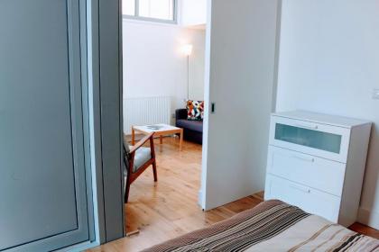 Penthouse in Edinburgh Sculpture Workshop Sleeps 2 - image 9