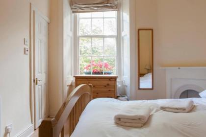 1-Bed Home on Charming St Stephen Street - image 8