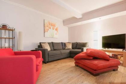 1 Bedroom Georgian Flat Sleeps 4 in New Town - image 1