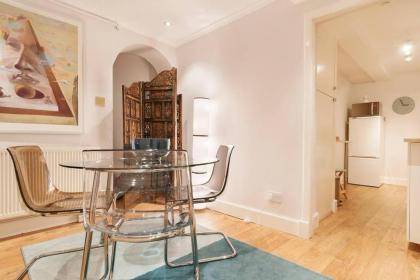 1 Bedroom Georgian Flat Sleeps 4 in New Town - image 11