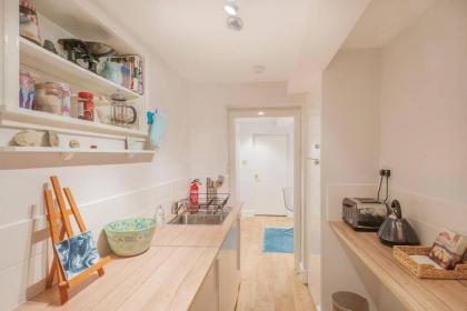 1 Bedroom Georgian Flat Sleeps 4 in New Town - image 13