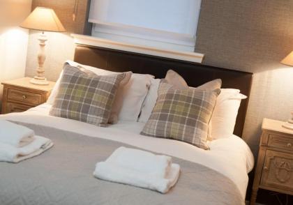The Botanist Apartment Edinburgh Old Town 2 Bedroom Lift Parking previously The Parkgate Residence - image 2