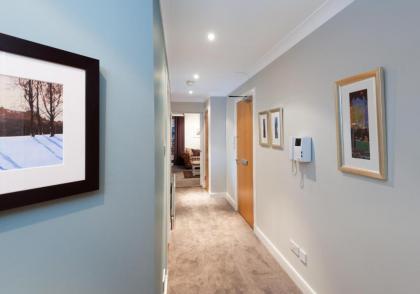 The Botanist Apartment Edinburgh Old Town 2 Bedroom Lift Parking previously The Parkgate Residence - image 4