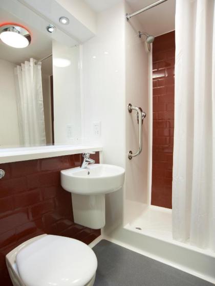 Travelodge Edinburgh Central Queen Street - image 10