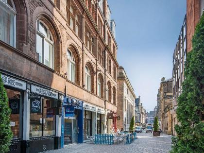 Travelodge Edinburgh Central Queen Street - image 8
