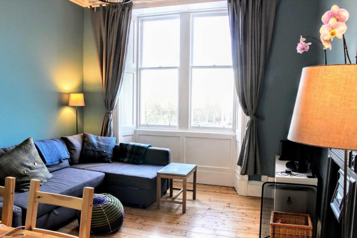 Bright Modern Arthurs Seat 2 Bedroom Apartment - main image