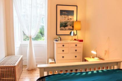 Bright Modern Arthurs Seat 2 Bedroom Apartment - image 10