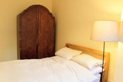 Bright Modern Arthurs Seat 2 Bedroom Apartment - image 3