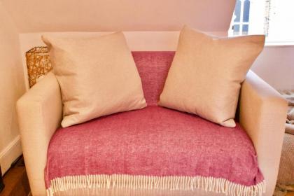 1 Bedroom Studio in Edinburgh Sleeps 2 - image 10