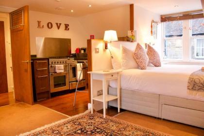 1 Bedroom Studio in Edinburgh Sleeps 2 - image 15