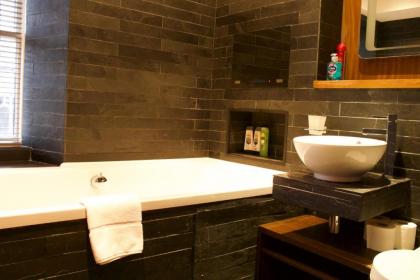 1 Bedroom Studio in Edinburgh Sleeps 2 - image 9