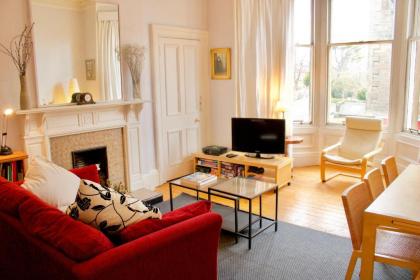 Classic Edinburgh Flat in the heart of Morningside - image 1