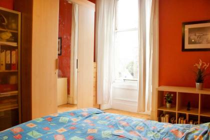 Classic Edinburgh Flat in the heart of Morningside - image 20