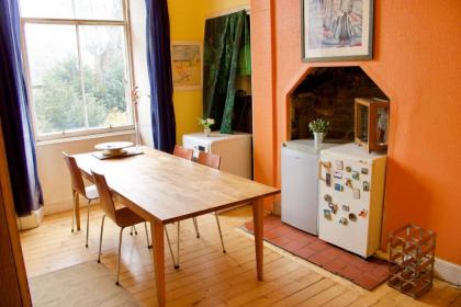Classic Edinburgh Flat in the heart of Morningside - image 3