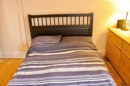 Classic Edinburgh Flat in the heart of Morningside - image 8