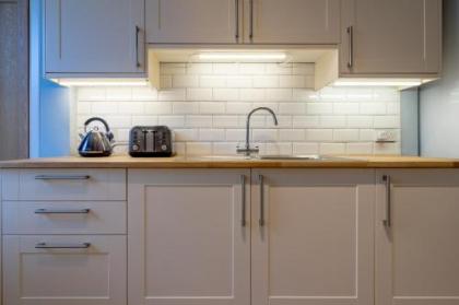 Edinburgh Serviced Apartment - image 13